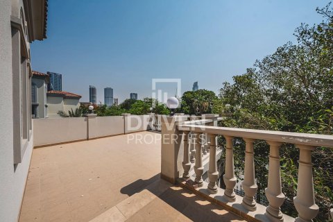 Вилла с 2 спальнями в Jumeirah Village Triangle, ОАЭ №218552 17