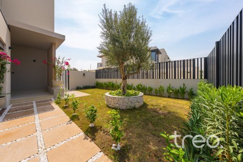 4 bedrooms Townhouse in Dubai, UAE No. 220593
