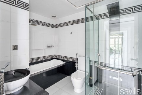 Квартира с 3 спальнями в Shoreline Apartments, ОАЭ №205946 15