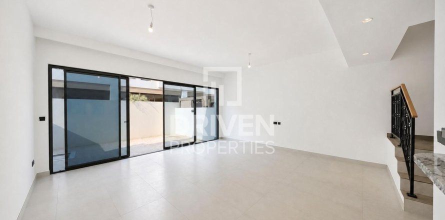 Townhouse de 5 dormitorios en Damac Lagoons, UAE No. 222976