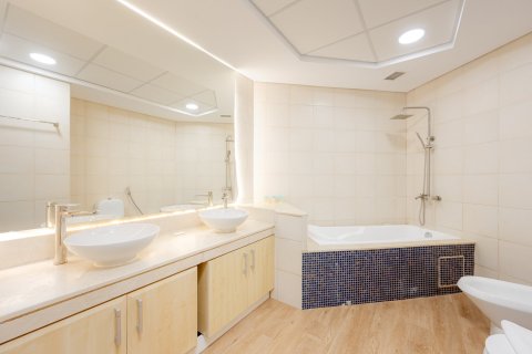 Apartment de 2 dormitorios en Palm Jumeirah, UAE No. 215347 13