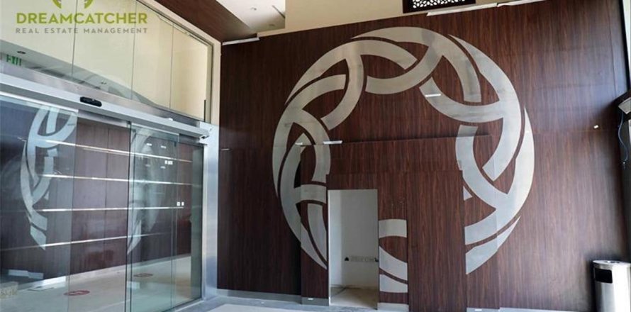 699.9m² Commercial property in Cornich Ras Al Khaima, UAE No. 75256
