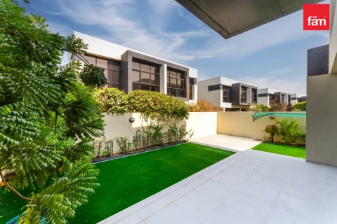 4 bedrooms Villa in Dubai, UAE No. 167512 21