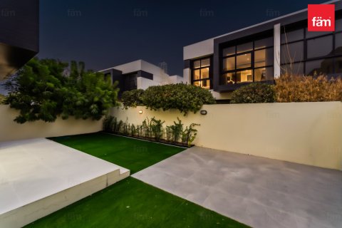 4 bedrooms Villa in Dubai, UAE No. 167512 17