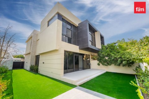4 bedrooms Villa in Dubai, UAE No. 167512