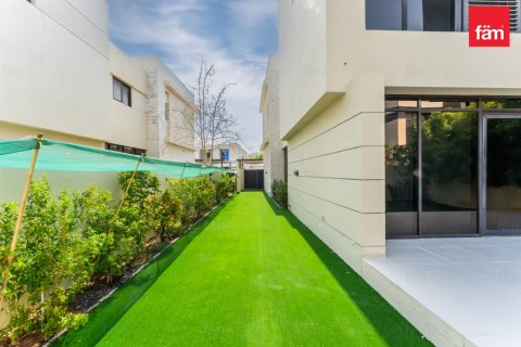 4 bedrooms Villa in Dubai, UAE No. 167512 18