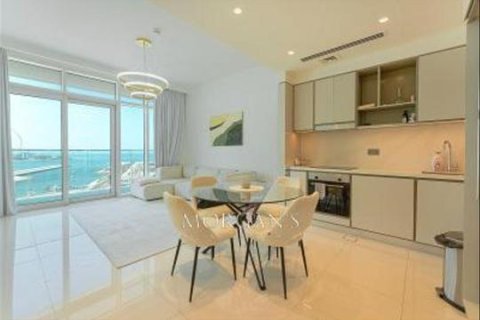 Apartment de 2 dormitorios en EMAAR Beachfront, UAE No. 38131 24