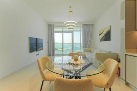 Apartment de 2 dormitorios en EMAAR Beachfront, UAE No. 38131 15