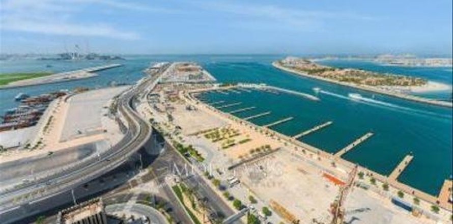 Apartment de 2 dormitorios en EMAAR Beachfront, UAE No. 38131