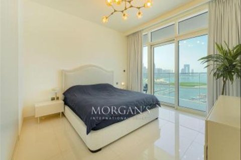 Apartment de 2 dormitorios en EMAAR Beachfront, UAE No. 38131 17