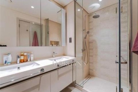 Apartment de 2 dormitorios en EMAAR Beachfront, UAE No. 38131 30