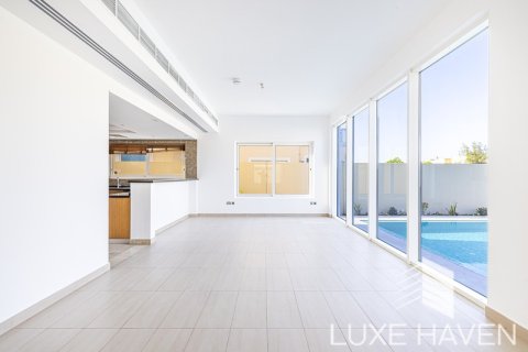 Villa de 4 chambres à Legacy Nova Villas, UAE No. 14020 6