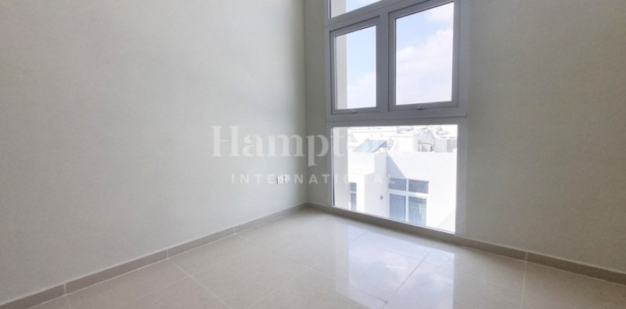 5 bedrooms Townhouse in Dubai, UAE No. 222050