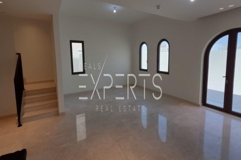 Villa de 3 chambres à Khalifa City, UAE No. 225080