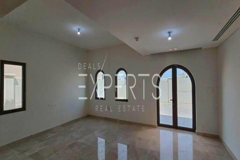 Villa de 3 chambres à Khalifa City, UAE No. 225080 3