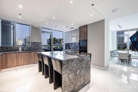 3 bedrooms Duplex in Business Bay, UAE No. 8935 12