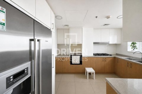Apartment de 3 dormitorios en Burj Vista, UAE No. 222913 14