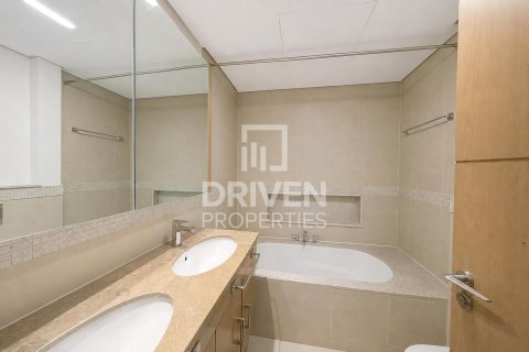 Apartment de 3 dormitorios en Burj Vista, UAE No. 222913 18