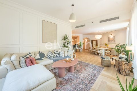Квартира с 3 спальнями в Shoreline Apartments, ОАЭ №64915 19