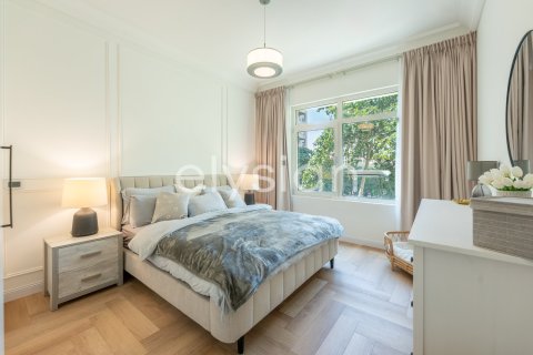 Квартира с 3 спальнями в Shoreline Apartments, ОАЭ №64915 8