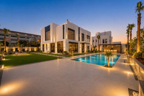 Villa de 5 dormitorios en Dubai, UAE No. 197087