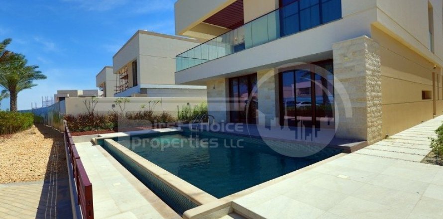Villa de 5 dormitorios en Saadiyat Island, UAE No. 13159