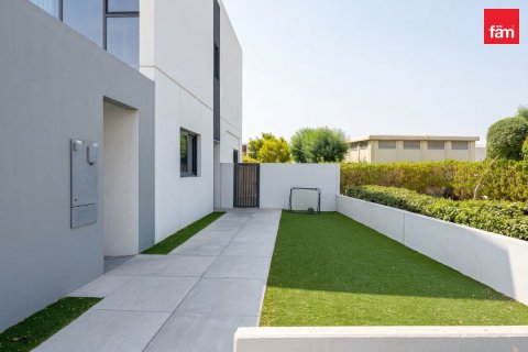 Villa de 4 dormitorios en Dubai, UAE No. 198105 18