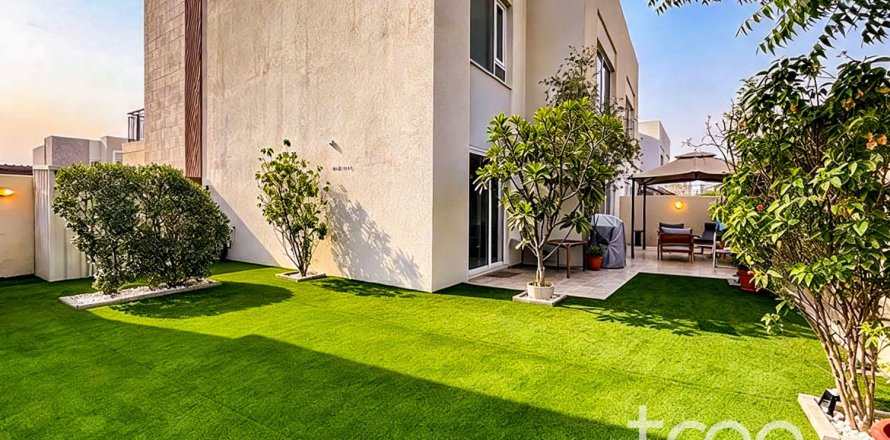 3 bedrooms Apartment in EMAAR South, UAE No. 220953