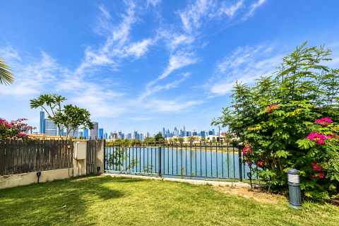 Villa de 4 dormitorios en Jumeirah Islands, UAE No. 221710 3