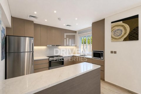 Townhouse de 3 dormitorios en Bella Casa, UAE No. 214652 15