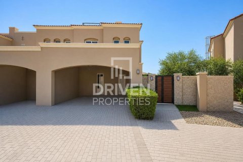 Townhouse de 3 dormitorios en Bella Casa, UAE No. 214652 24