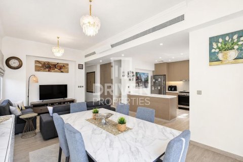 Townhouse de 3 dormitorios en Bella Casa, UAE No. 214652 12