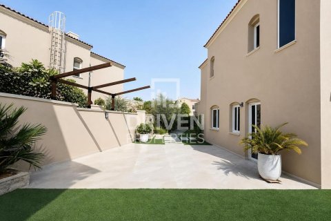 Townhouse de 3 dormitorios en Bella Casa, UAE No. 214652 21