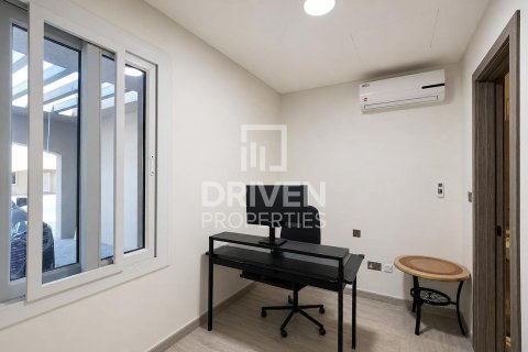 Townhouse de 3 dormitorios en Bella Casa, UAE No. 214652 11