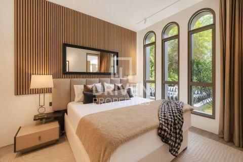 Villa de 4 dormitorios en Jumeirah Islands, UAE No. 215110 8