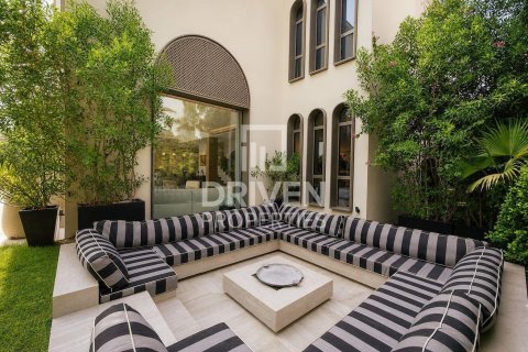 Villa de 4 dormitorios en Jumeirah Islands, UAE No. 215110 28
