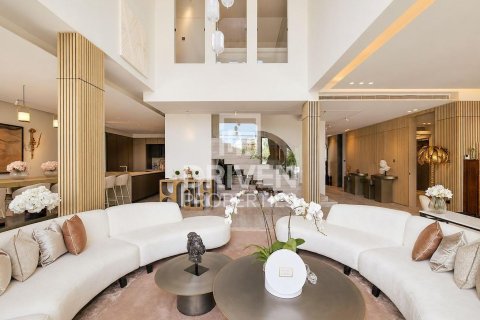 Villa de 4 dormitorios en Jumeirah Islands, UAE No. 215110 3