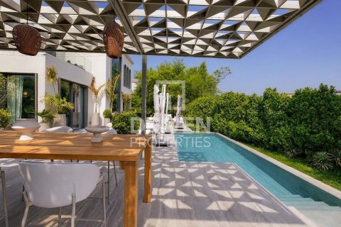 Villa de 4 dormitorios en Jumeirah Islands, UAE No. 215110 27
