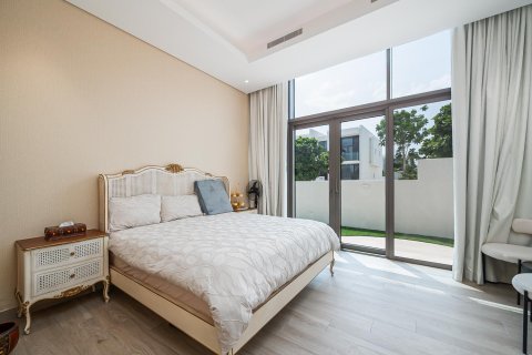 Villa de 4 dormitorios en District One, UAE No. 202316 16