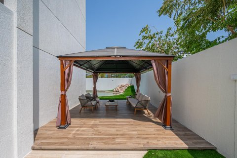 Villa de 4 dormitorios en District One, UAE No. 202316 14