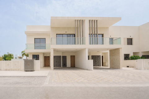 3 bedrooms Townhouse on the Yas Island, UAE No. 196544