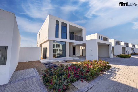 4 bedrooms Villa in Dubai, UAE No. 216217 3