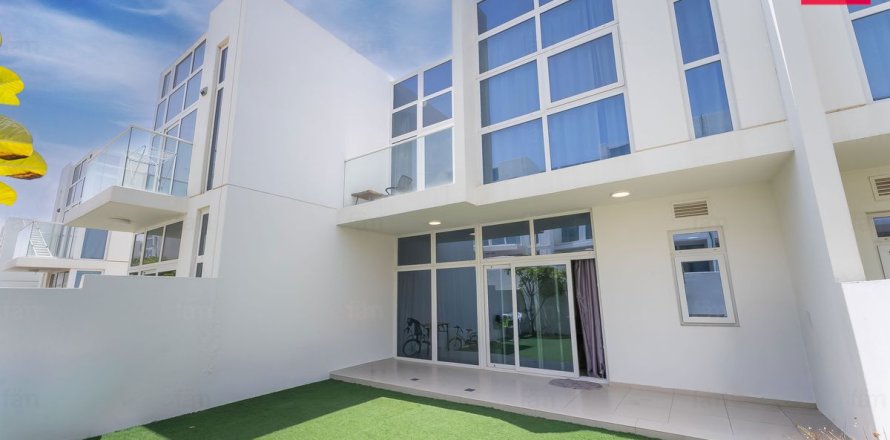 4 bedrooms Townhouse in Dubai, UAE No. 213420