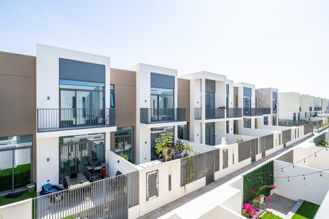 3 bedrooms Townhouse in Joy, UAE No. 215330 11