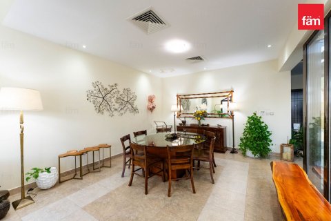 4 bedrooms Townhouse in Dubai, UAE No. 216389 2