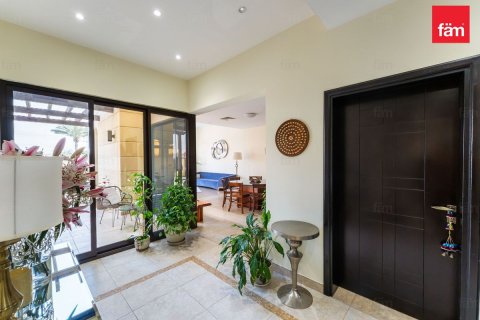 4 bedrooms Townhouse in Dubai, UAE No. 216389 4