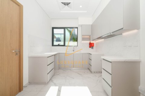 Villa de 5 dormitorios en Murooj Al Furjan, UAE No. 224314 9