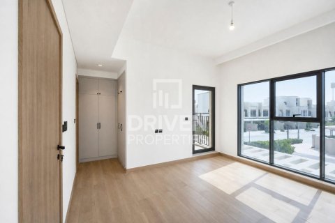 Townhouse de 4 dormitorios en Damac Lagoons, UAE No. 223276 14