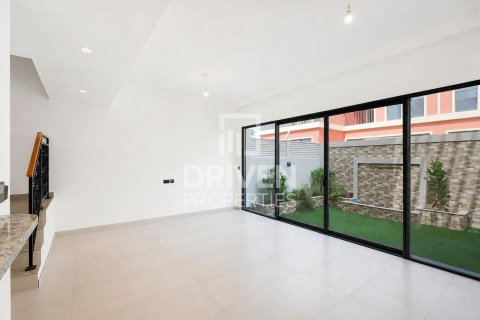 Townhouse de 4 dormitorios en Damac Lagoons, UAE No. 223276 4