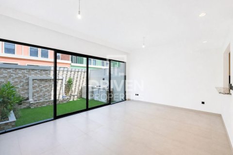 Townhouse de 4 dormitorios en Damac Lagoons, UAE No. 223276
